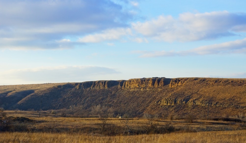 Скалы по реке Малая каменка - притока Северского Донца