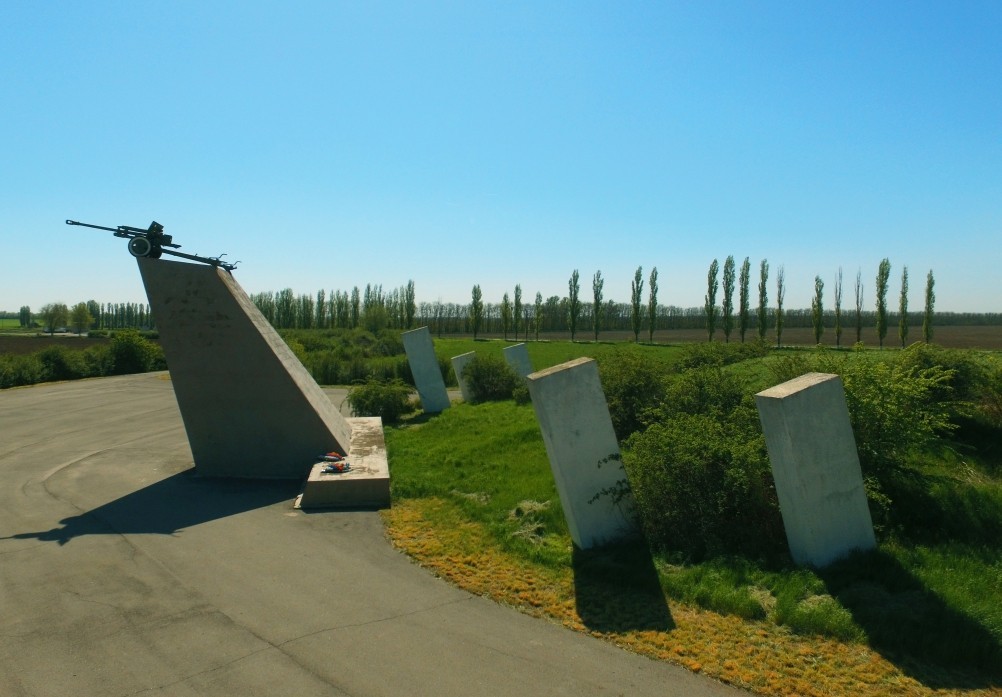 Подвиг артиллеристов у Больших Салов 17-го ноября 1941 г. Подвиг артиллеристов у Больших Салов 17-го ноября 1941 г.