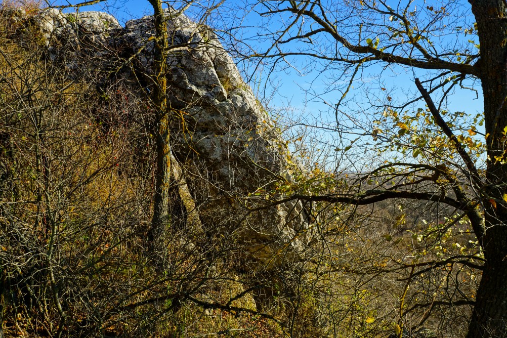 Падающие скалы на реке Быстрой