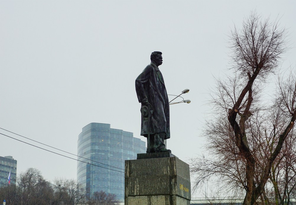 Два памятника Горькому в Ростове-на-Дону