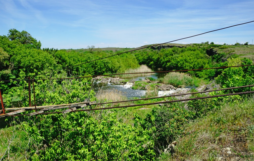 Висячий мост над рекой Кундрючьей в хуторе Голубинка
