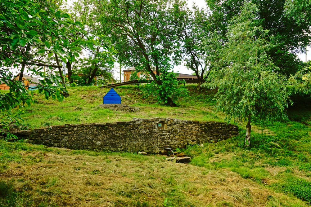Колодец и криница в селе Ряженое на Миусе