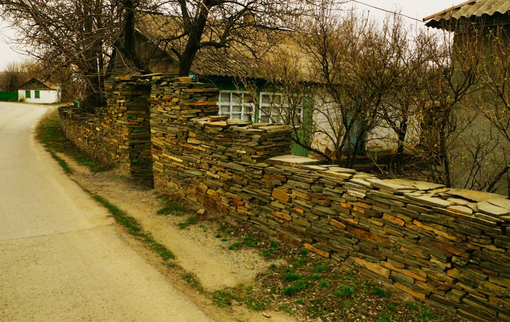 Развалины старой мельницы - электростанции у хутора Дудкино на Кундрючьей
