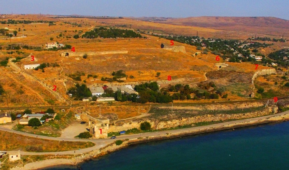 Турецкая крепость Ени-Кале в Керченском проливе.