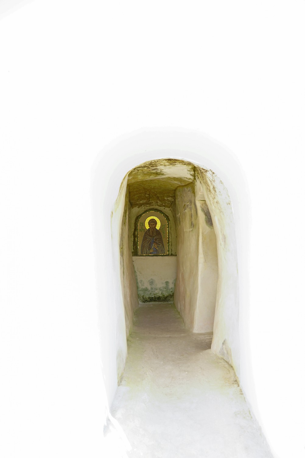 Спасский женский монастырь с пещерными храмами в Костомарово