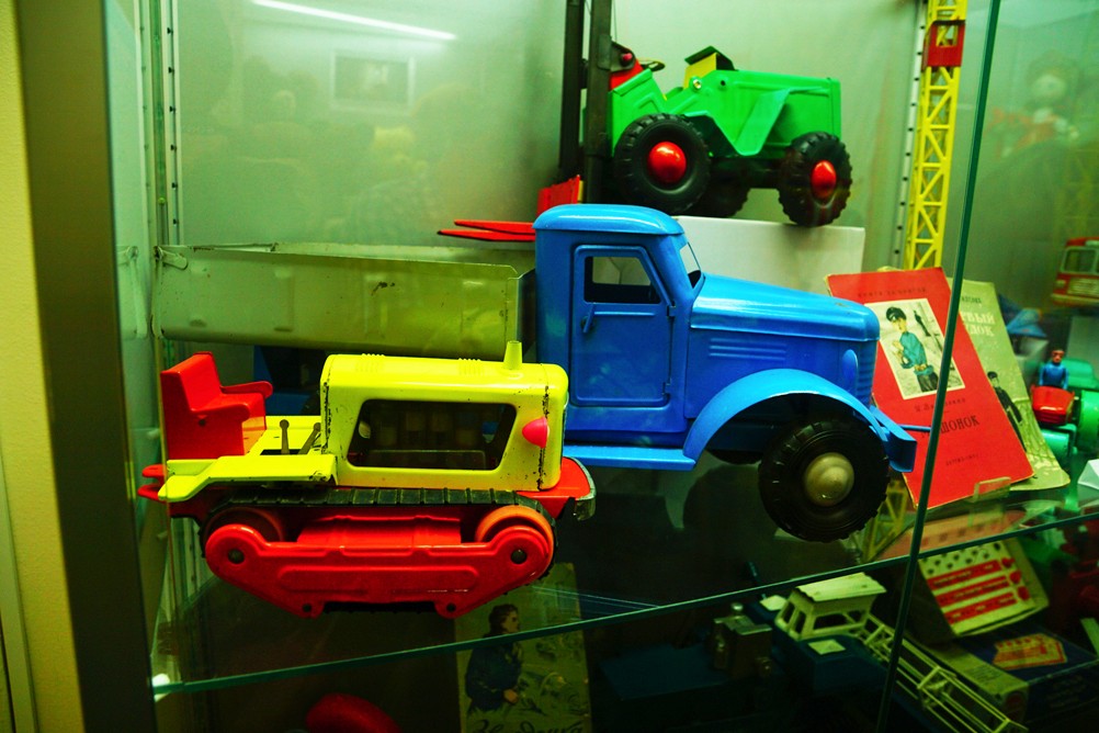 Выставка игрушек XX века в доме-музее И.Д. Василенко