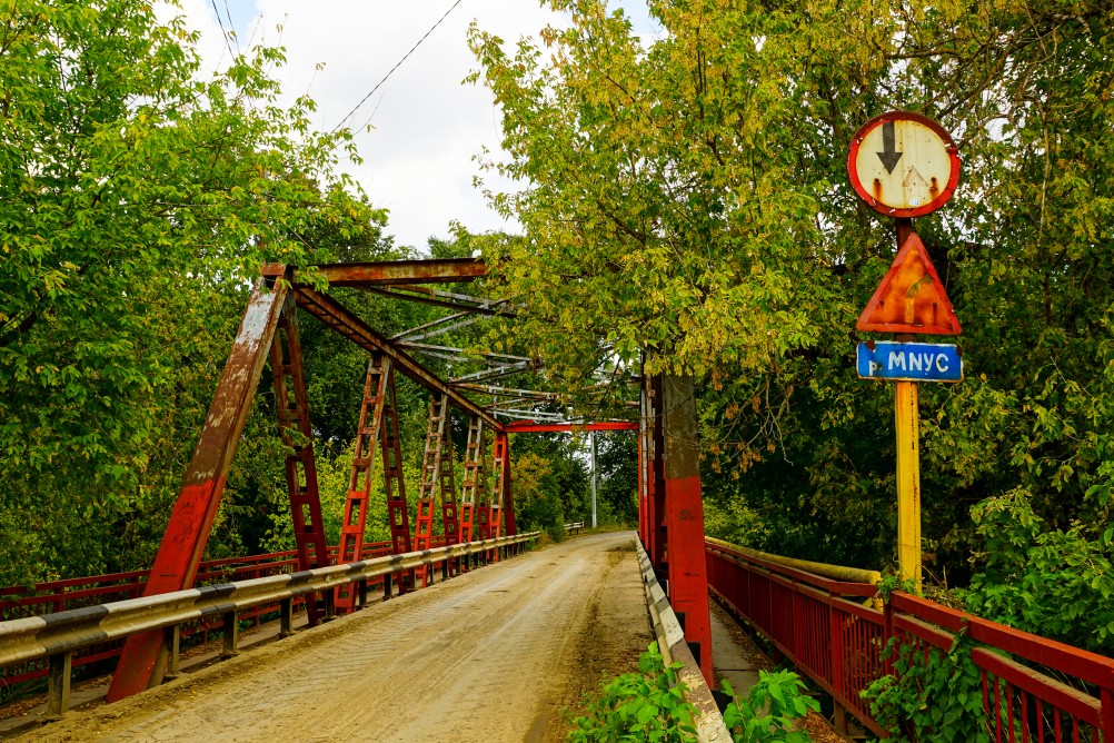 Мост через Миус у поселка Краснобумажник