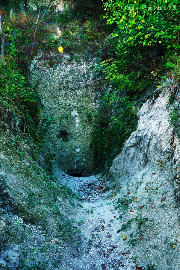 Пещерные храмы в меловых берегах Дона и его притоков, в Белогрье, Дивногорье, Костомарово и Лысогорк