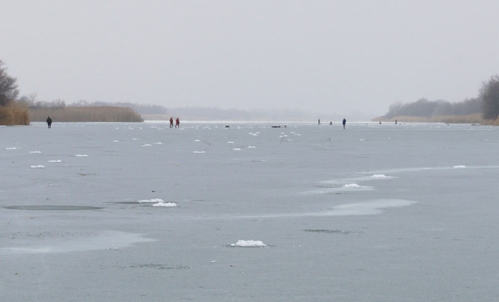 Зимняя рыбалка по перволёдку на Васильевской протоке у станицы Старочеркасской