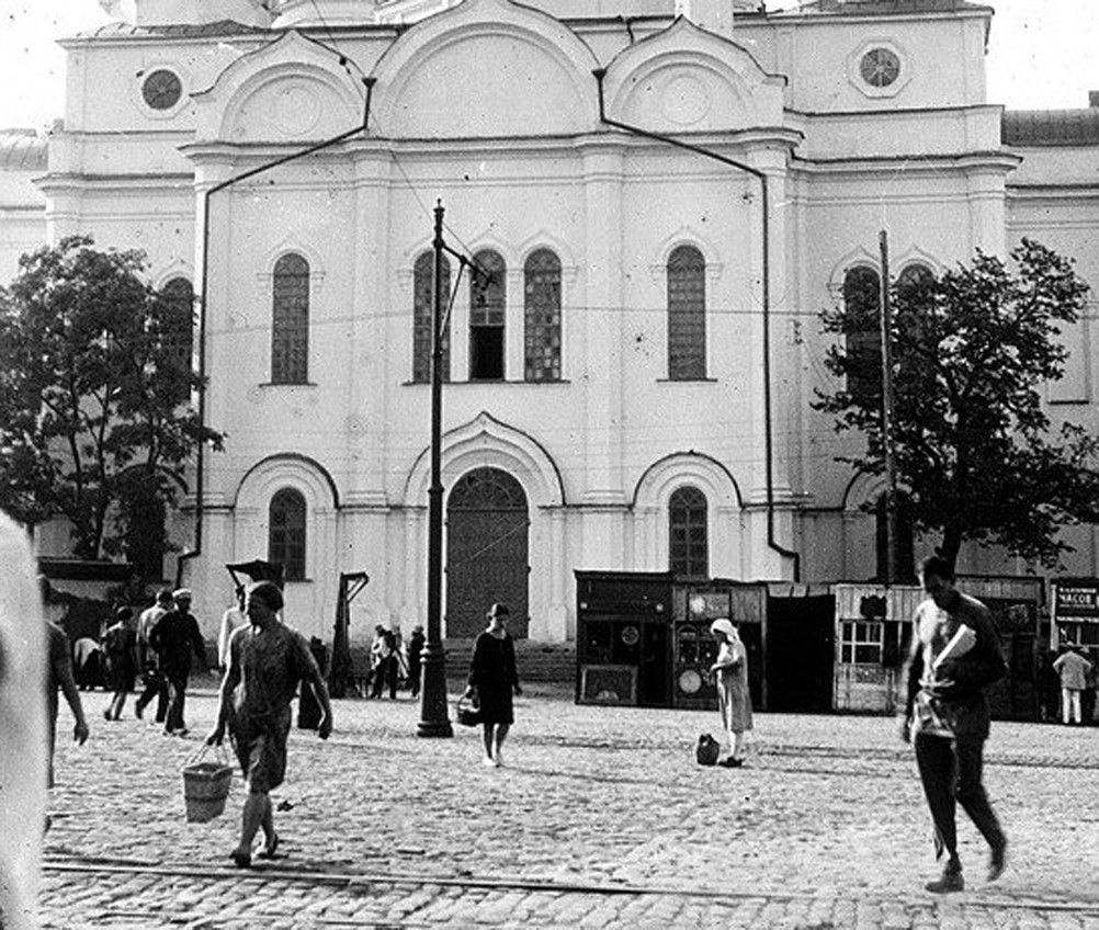 Ларьки у центрального рынка во время второй оккупации Ростова-на-Дону