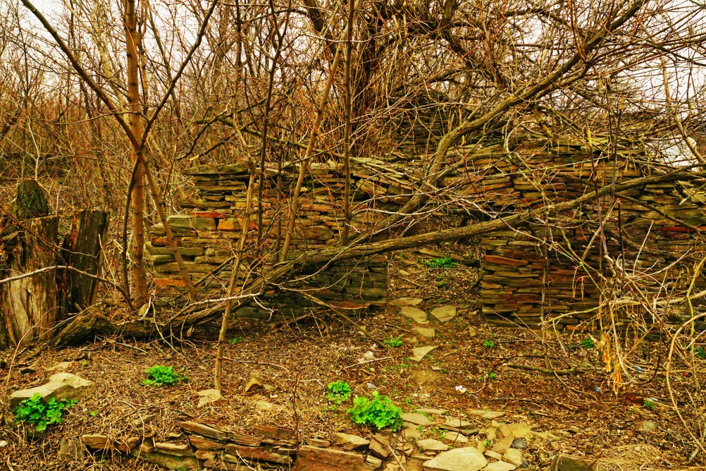 Развалины старой мельницы - электростанции у хутора Дудкино на Кундрючьей