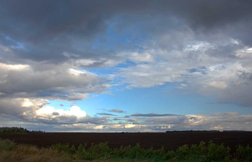 Бурное небо в сентябре в Белокалитвенском районе