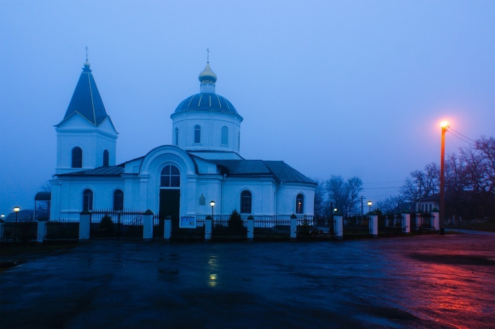 Храм в Никольском