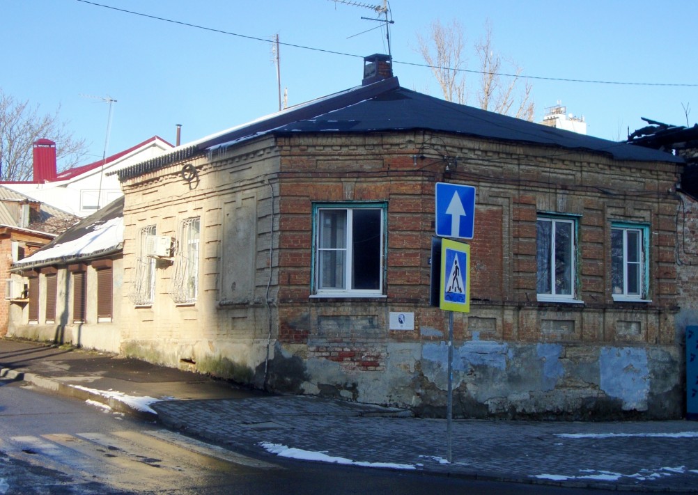 Прогулка по улицам Закруткина и Станиславского, по старым фасадам старого города