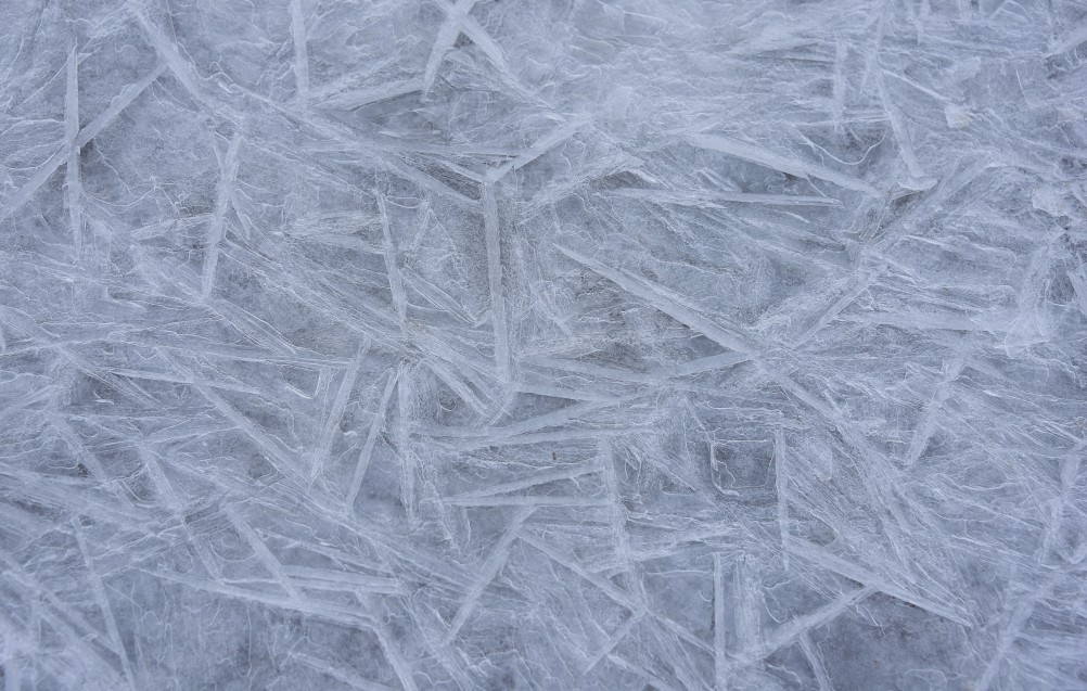 Декабрьский ветреный и морозный день на берегу Азовского моря в селе Займо-Обрыв