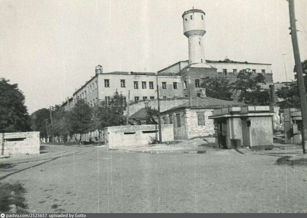 Доломановский Горького 1942, ростовские ларьки