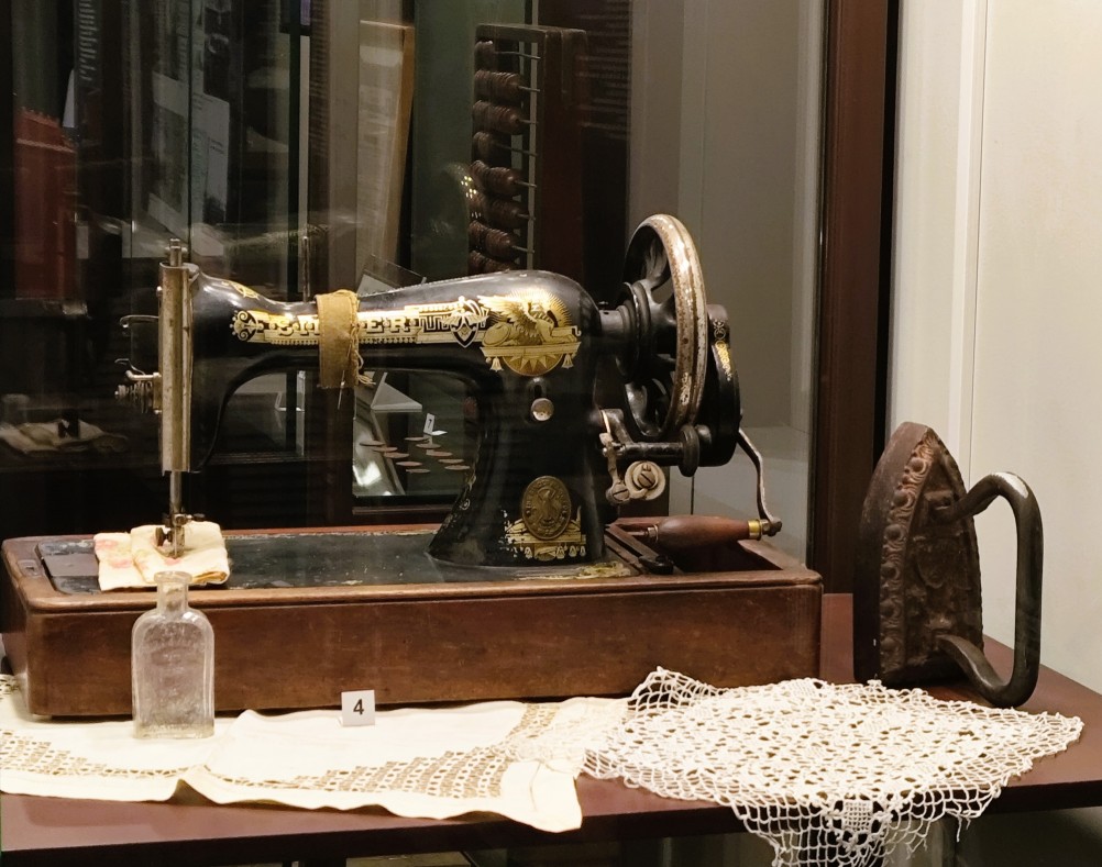 История маслёнки для машинного масла