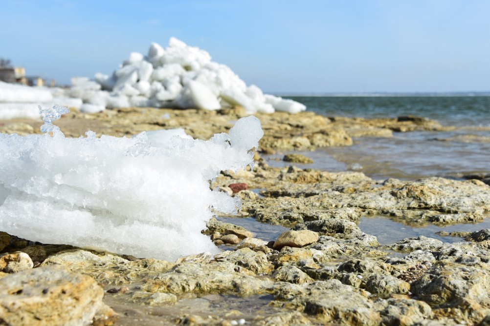 Конец февраля и освобождение Меотиды ото льда на берегу у хутора Рожо