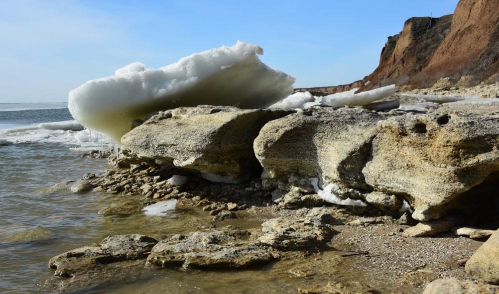 Конец февраля и освобождение Меотиды ото льда на берегу у хутора Рожо
