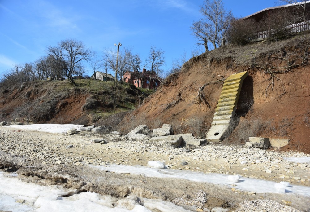Конец февраля и освобождение Меотиды ото льда на берегу у хутора Рожо