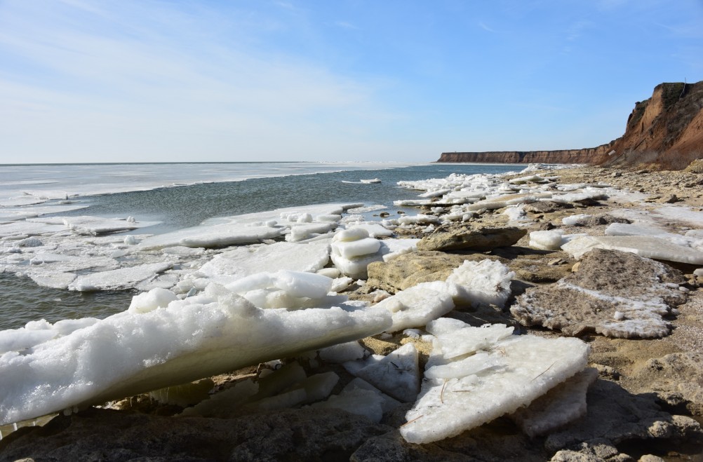 Конец февраля и освобождение Меотиды ото льда на берегу у хутора Рожо