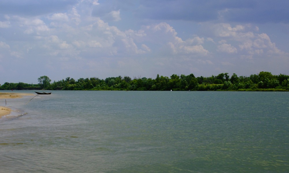 Лодка у Мелиховской