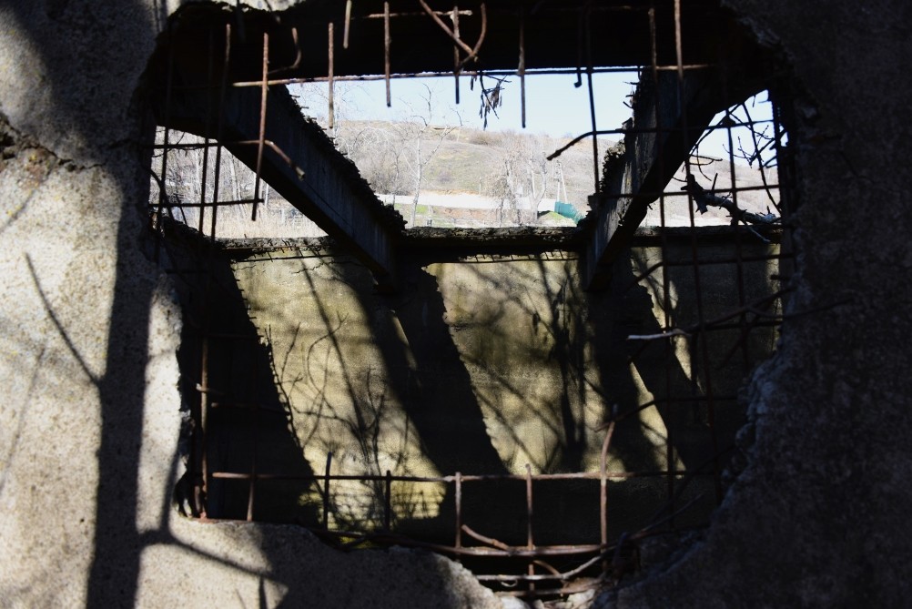 Бетонный корабль в реке Аксай