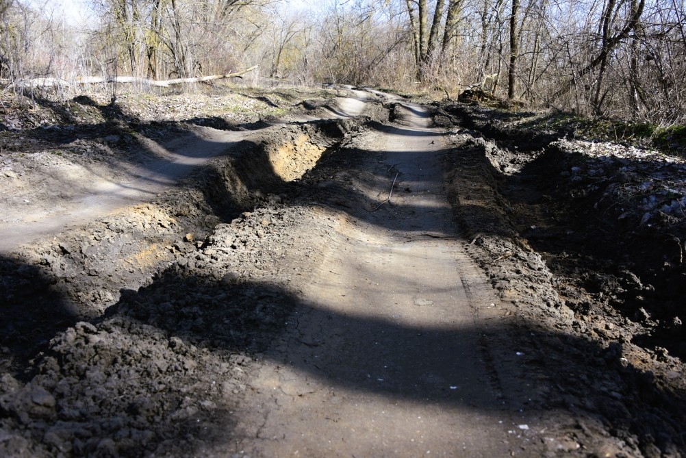 Бетонный корабль в реке Аксай