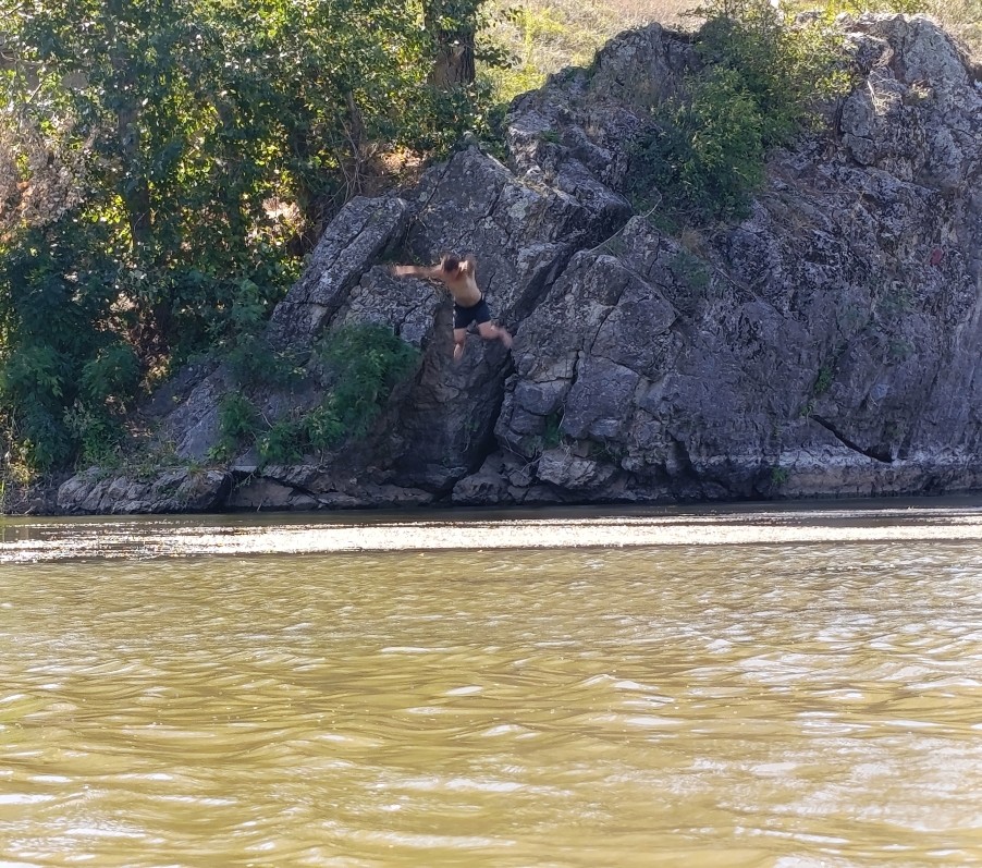 Белая скала на Калитве, водяной и старая гребля