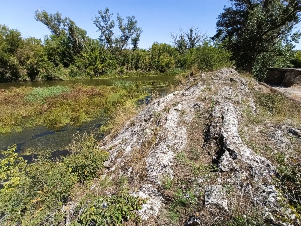 Белая скала на Калитве, водяной и старая гребля