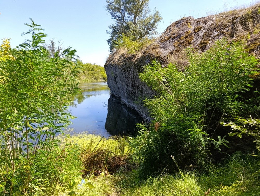Белая скала на Калитве, водяной и старая гребля