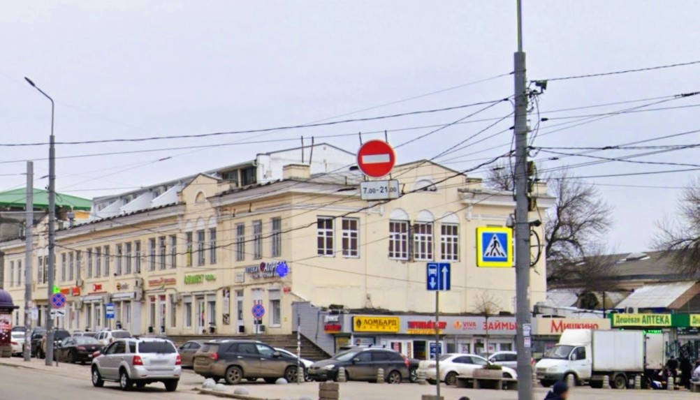 Старинный фасад Торговых рядов Московская 52