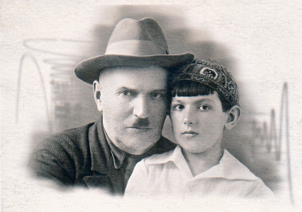 Карсаевский М.Ф. с внуком Виктором