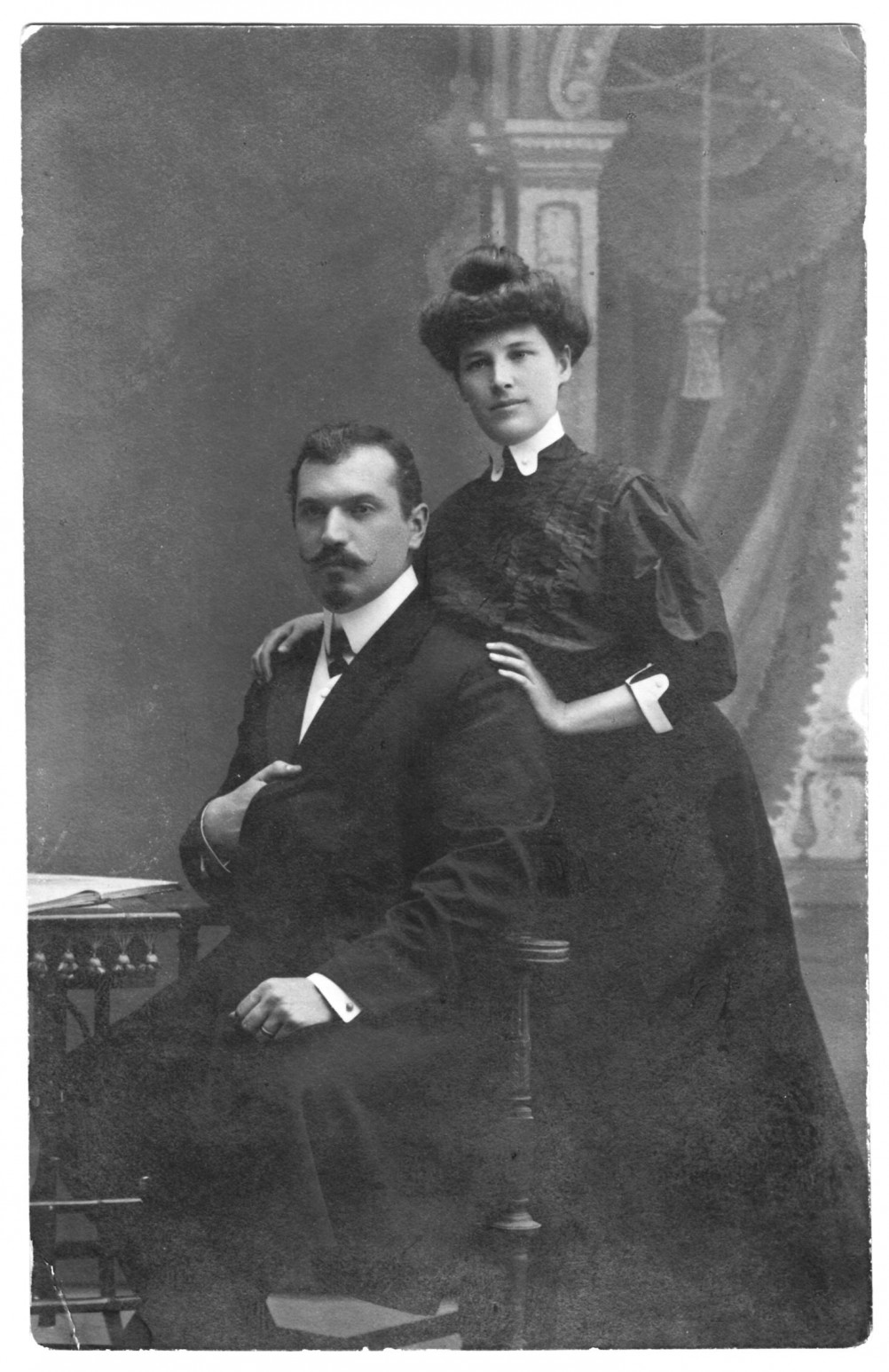 Карсаевский Михаил Фёдорович с супругой Ястребовой Александрой Александровной, 1908г.