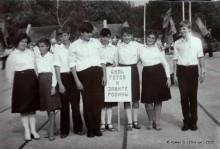 Ребята и девчата 8-Б в канун 39-летия Победы 02