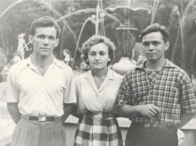 Парк им. Н. Островского на рубеже 50-х, 60-х, с фонтаном и гипсовыми фигурами.