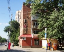 Неоновая реклама, следы СССР, телефон, телеграф, переговорный пункт