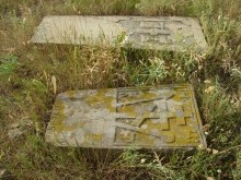 Верхнесазонов, исчезнувший хутор, долина камней, развалины исчезнувшего хутора Верхнесазонов, могильные плиты на казачьем кладбище