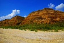 Хутор Рожок на азовском море рядом с которым обнаружены поселения людей каменного века. Глиняные обрывы.