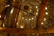 Воскресенский Войсковой собор и колокольня. Винтовая лестница на колокольню. Отверстия в шатровой колокольне.