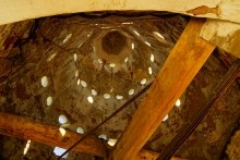 Воскресенский Войсковой собор и колокольня. Винтовая лестница на колокольню. Отверстия в шатровой колокольне.