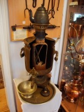 Город Городец на Волге. Музей самоваров. Разрез самовара.