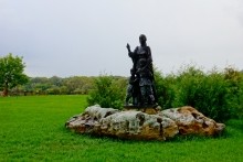 Станица Еланская, музей геноцида казачества. Казачка провожающая казака.