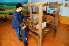 Донецкий музей, станица Гундоровская . Ткацкий станок.