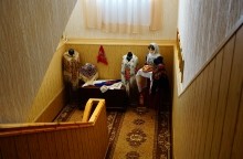 Донецкий музей, станица Гундоровская. Казачка с хлебом-солью