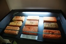 Выставка "Кирпичный вопрос" в Азовском историко-археологическом и палеонтологическом музее-заповеднике. Клейма на кирпичах.