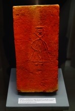 Выставка "Кирпичный вопрос" в Азовском историко-археологическом и палеонтологическом музее-заповеднике.  Клейма на кирпичах.