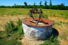 Глядя в колодец, грек Эратосфен измерил диаметр земли еще в III веке до нашей эры.