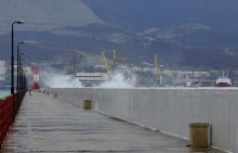 Февральский шторм в Новороссийске.