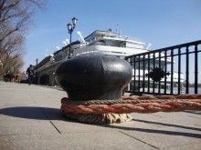 Красносулинский металлургический завод братьев Пастуховых. Кнехты на набережной.